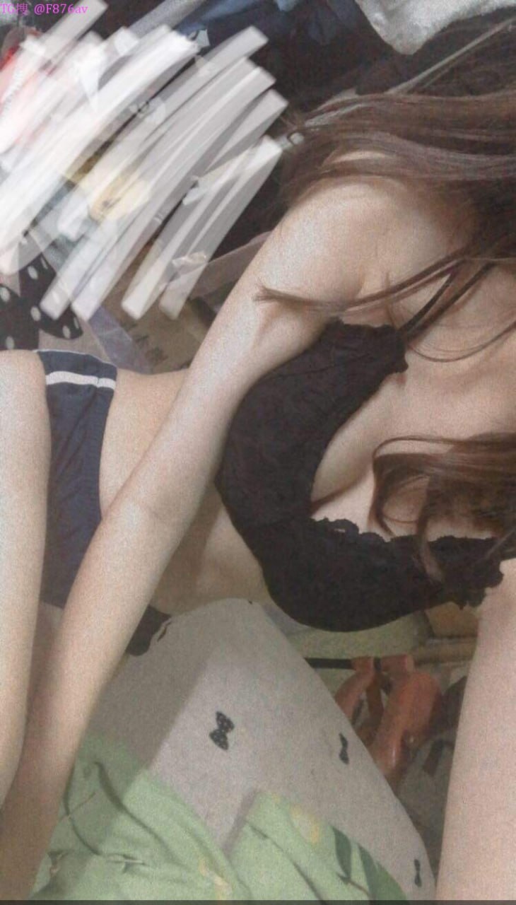 Lại đây chị rửa cặc cho nào